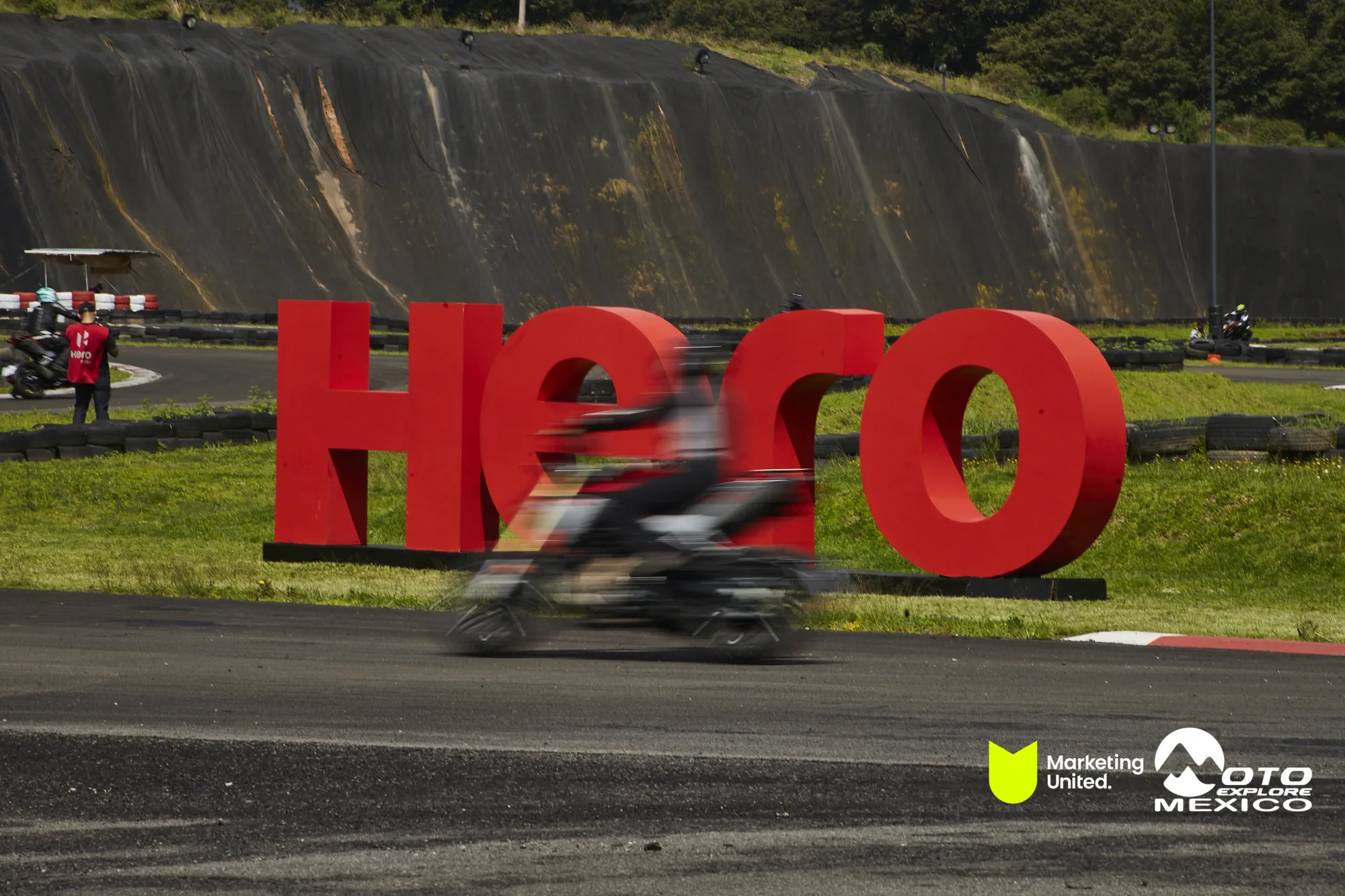 HUNK TRACKDAY 249